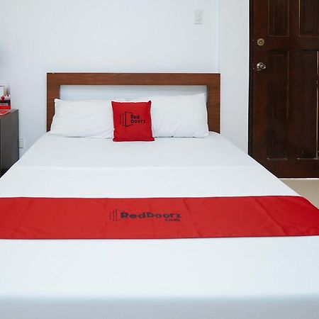 Reddoorz Plus At Billy'S Resort Oslob Exterior photo