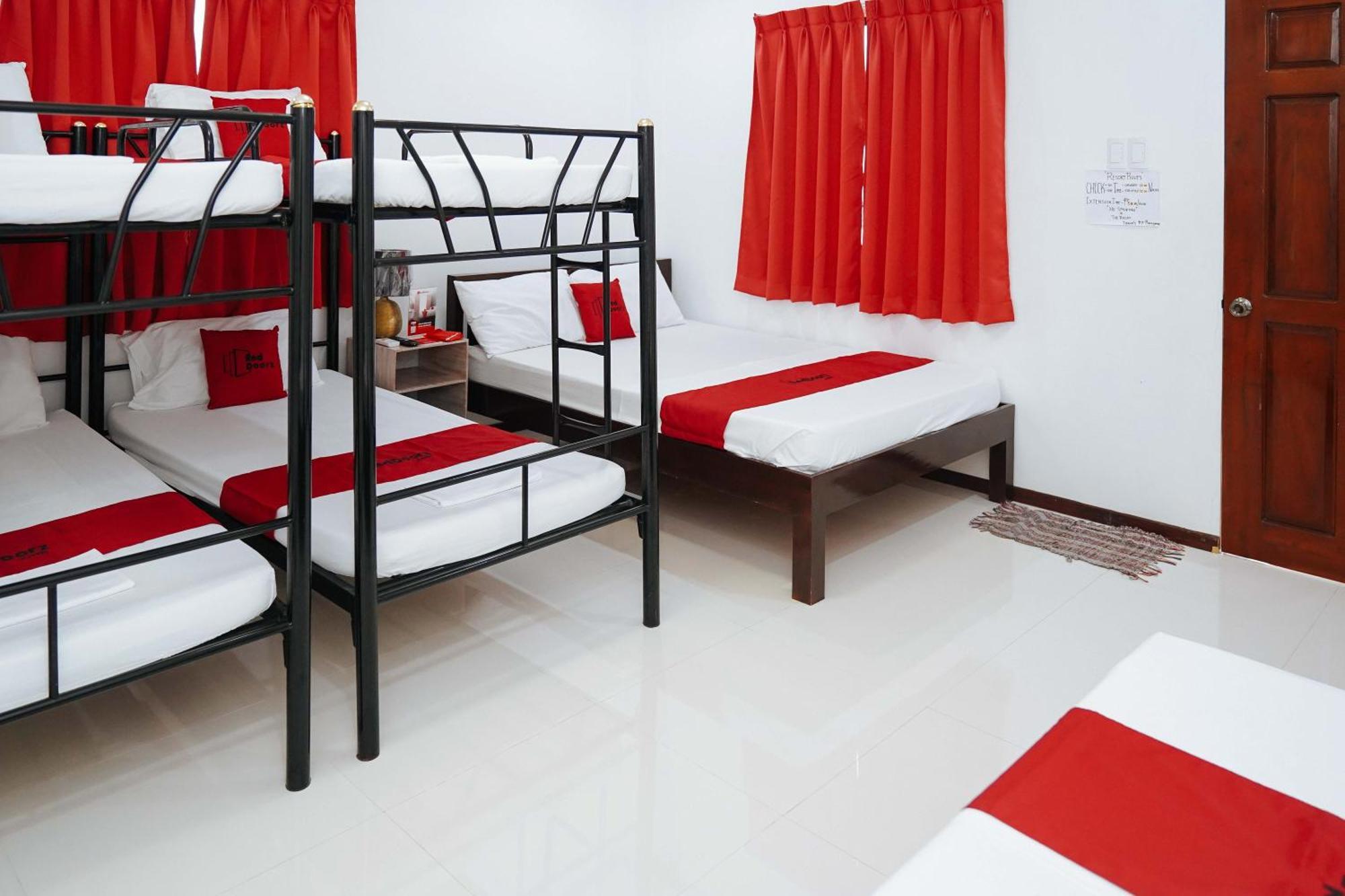 Reddoorz Plus At Billy'S Resort Oslob Exterior photo