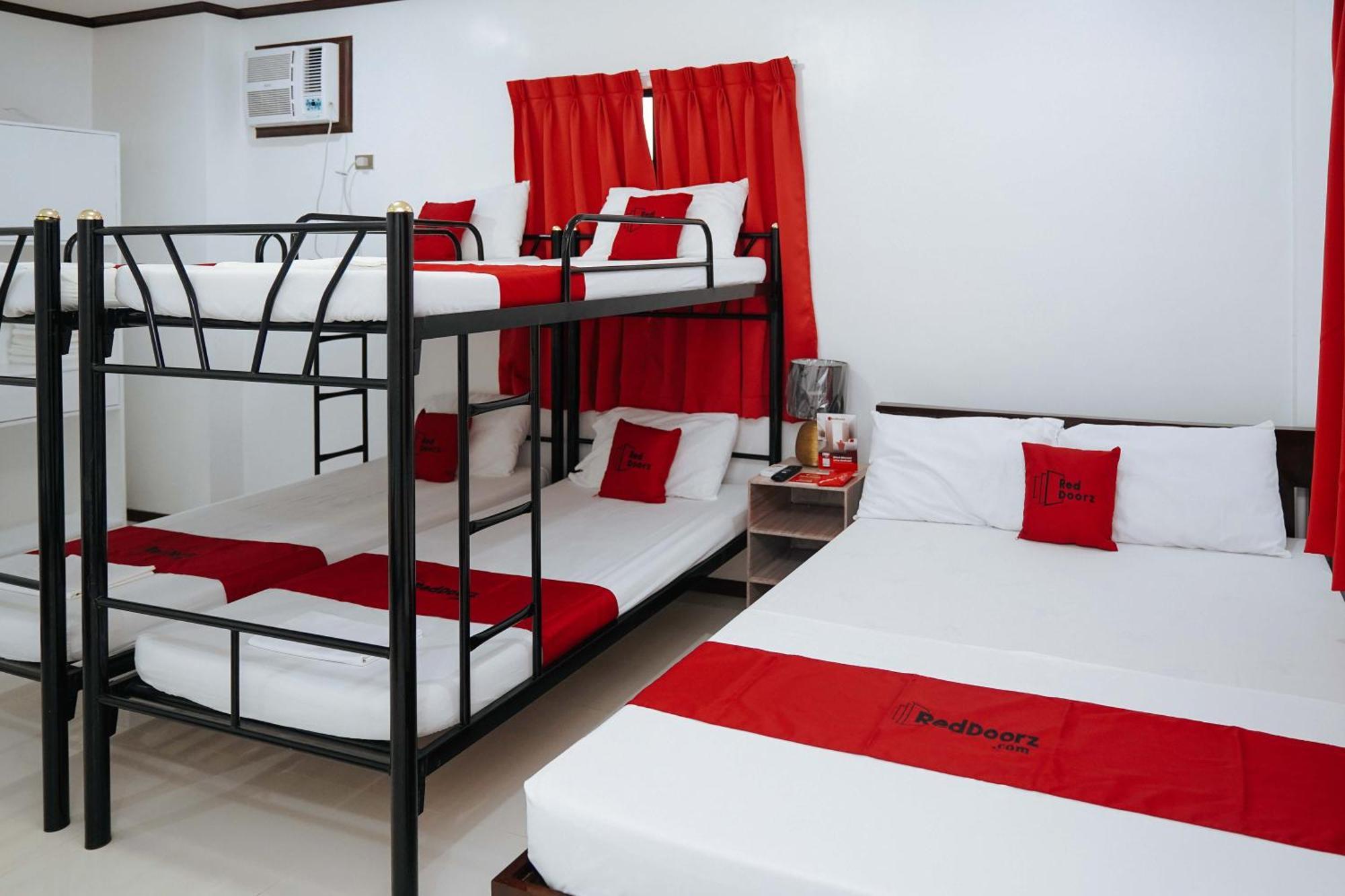 Reddoorz Plus At Billy'S Resort Oslob Exterior photo