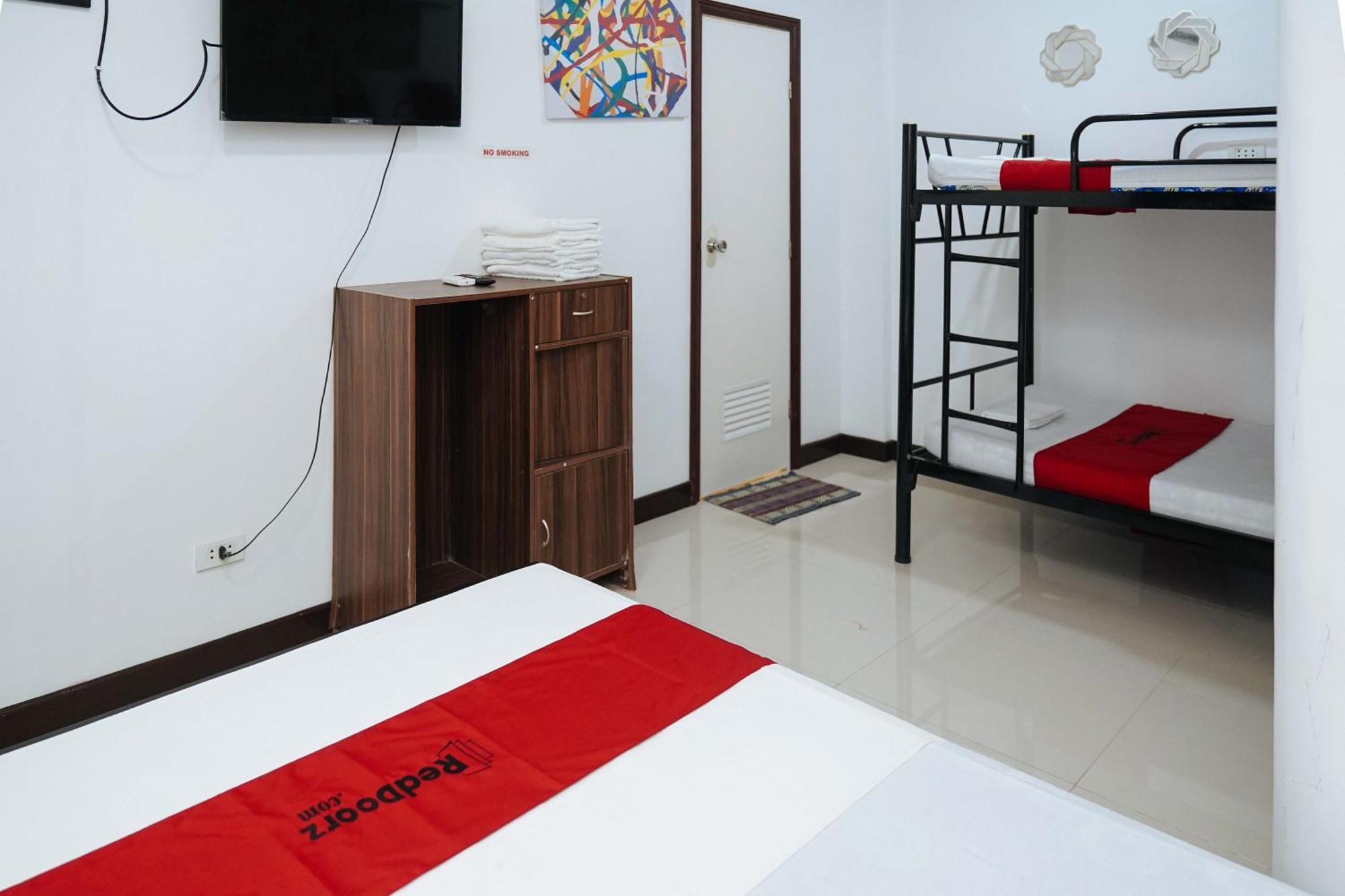 Reddoorz Plus At Billy'S Resort Oslob Exterior photo