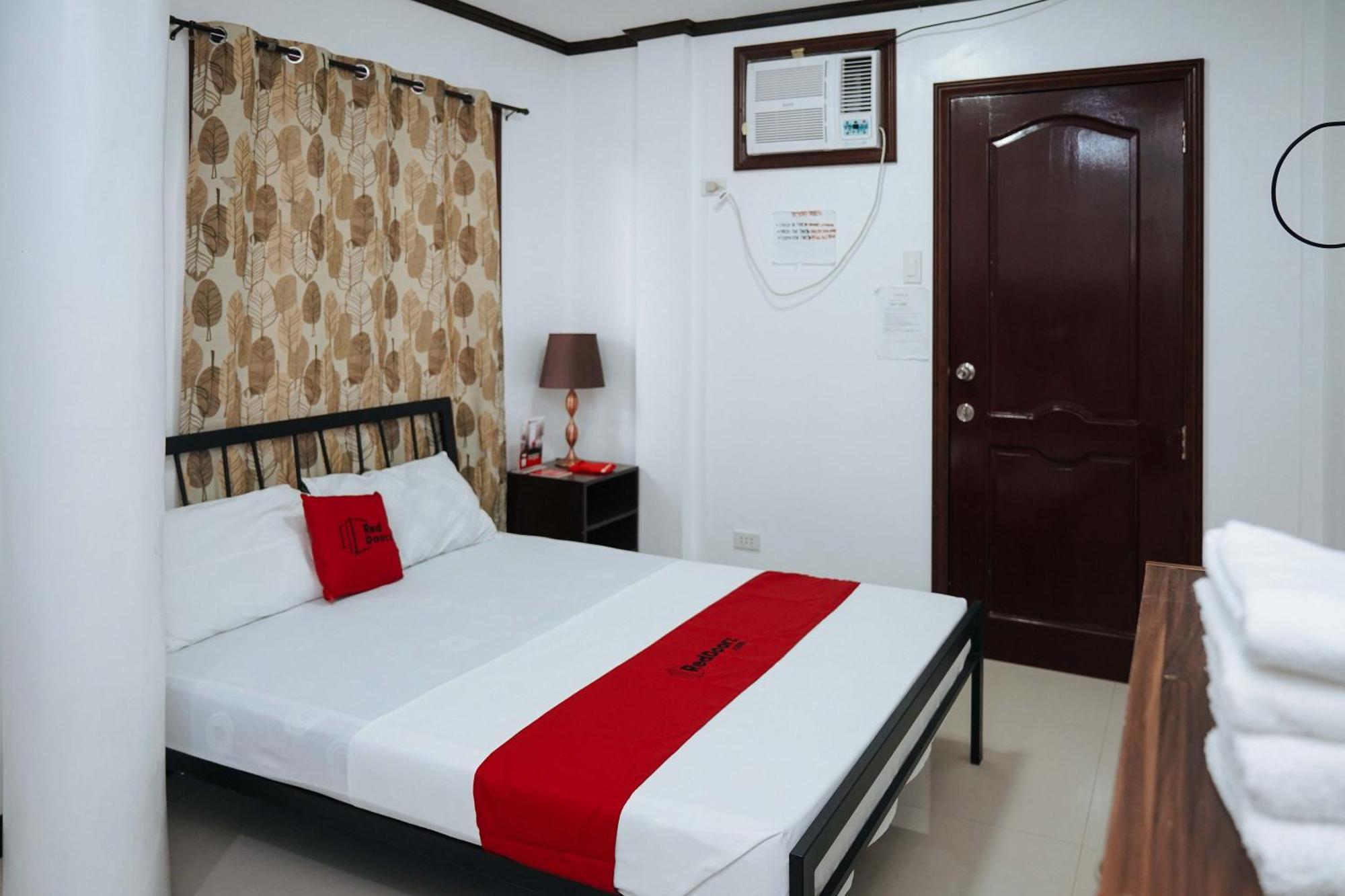 Reddoorz Plus At Billy'S Resort Oslob Exterior photo