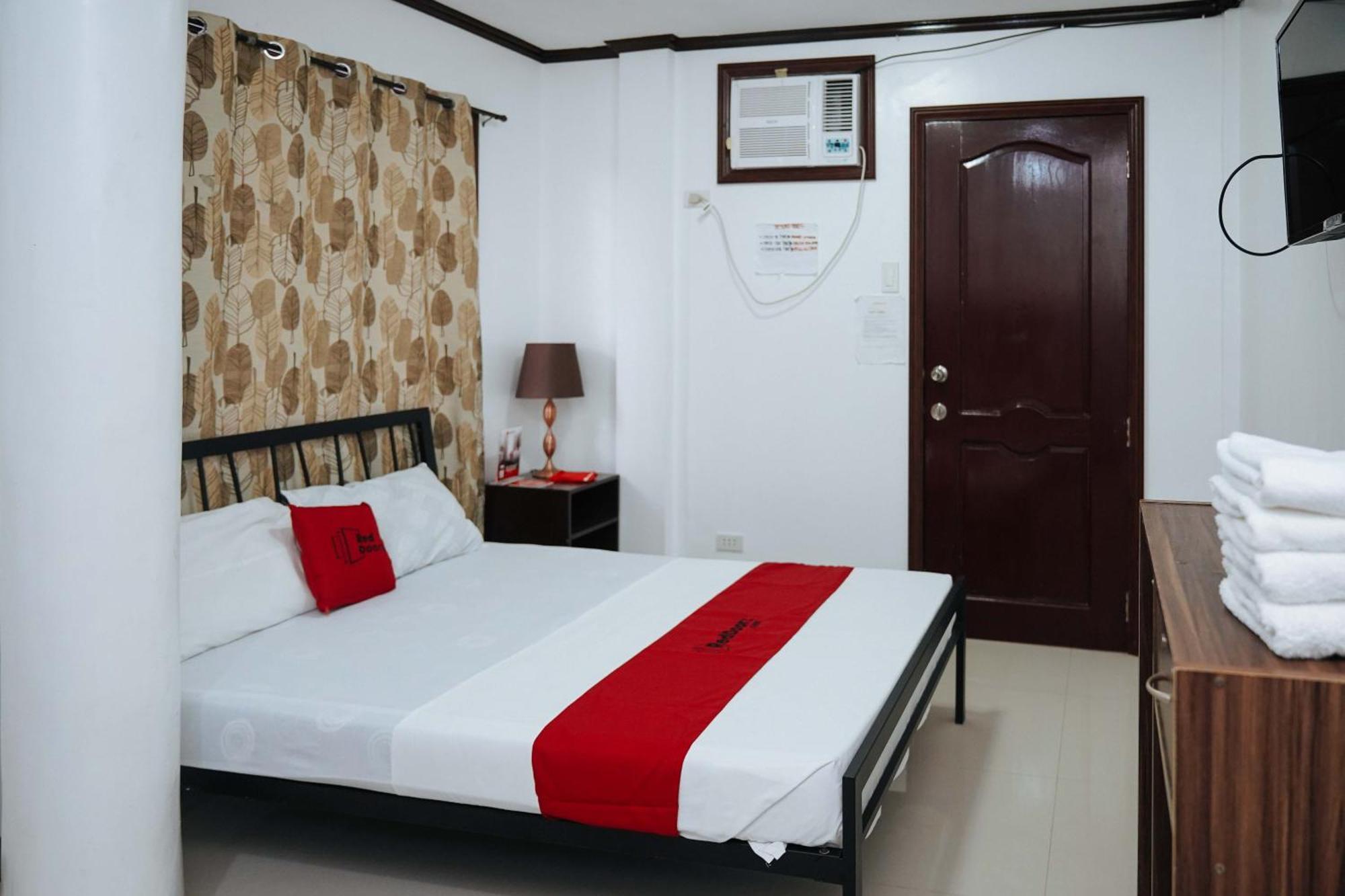 Reddoorz Plus At Billy'S Resort Oslob Exterior photo