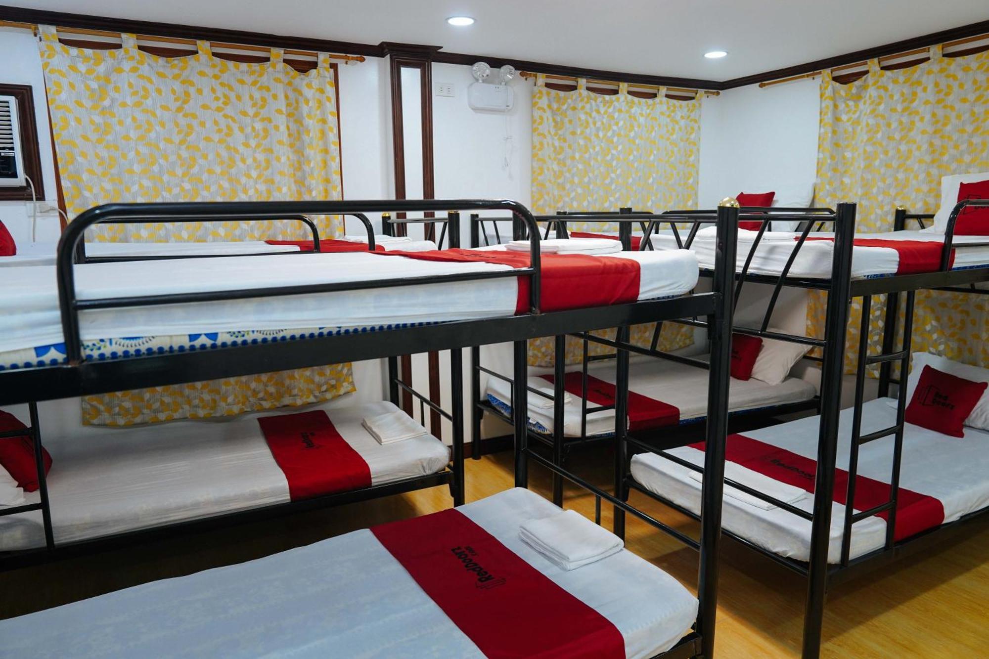 Reddoorz Plus At Billy'S Resort Oslob Exterior photo