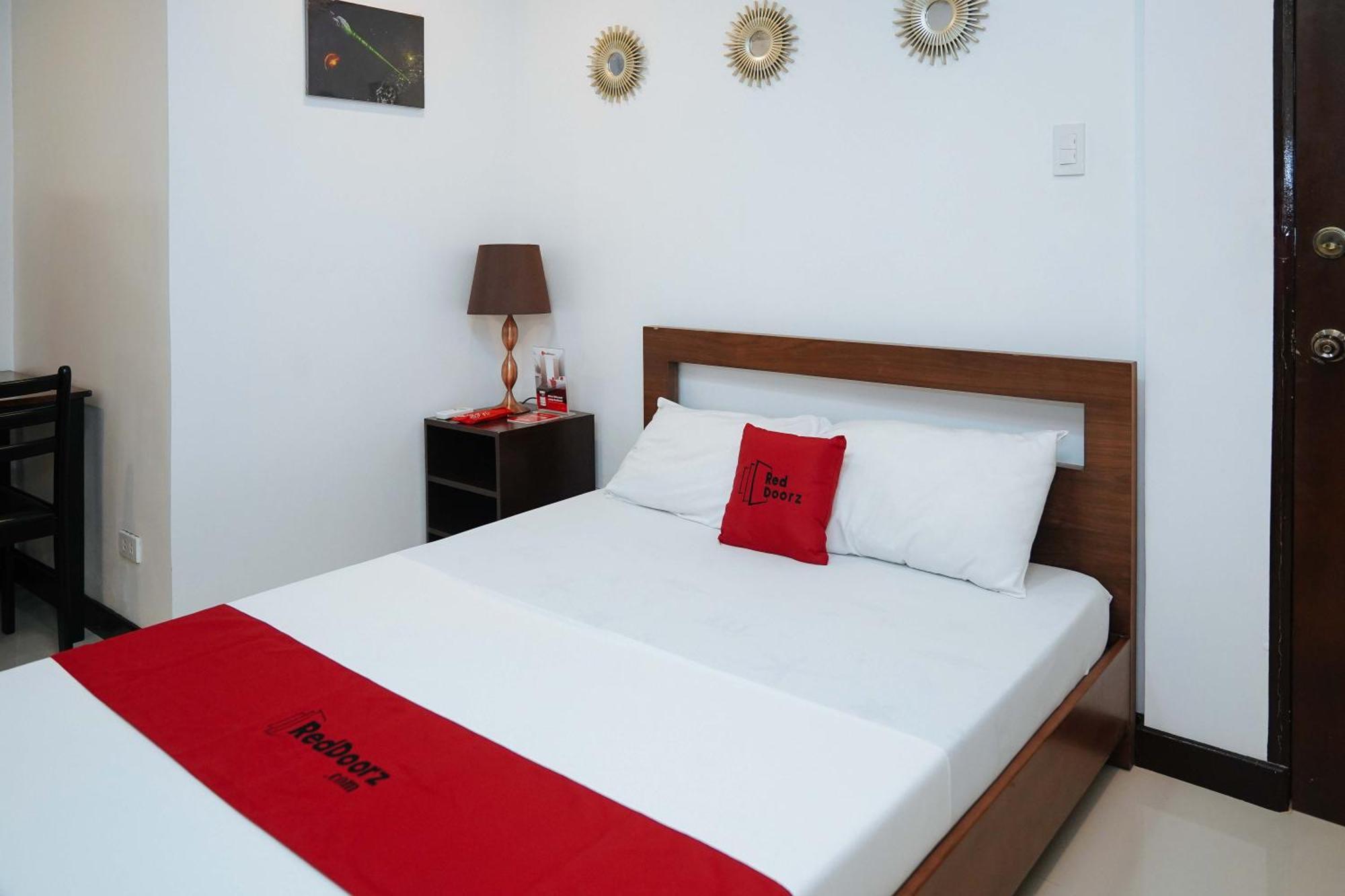 Reddoorz Plus At Billy'S Resort Oslob Exterior photo