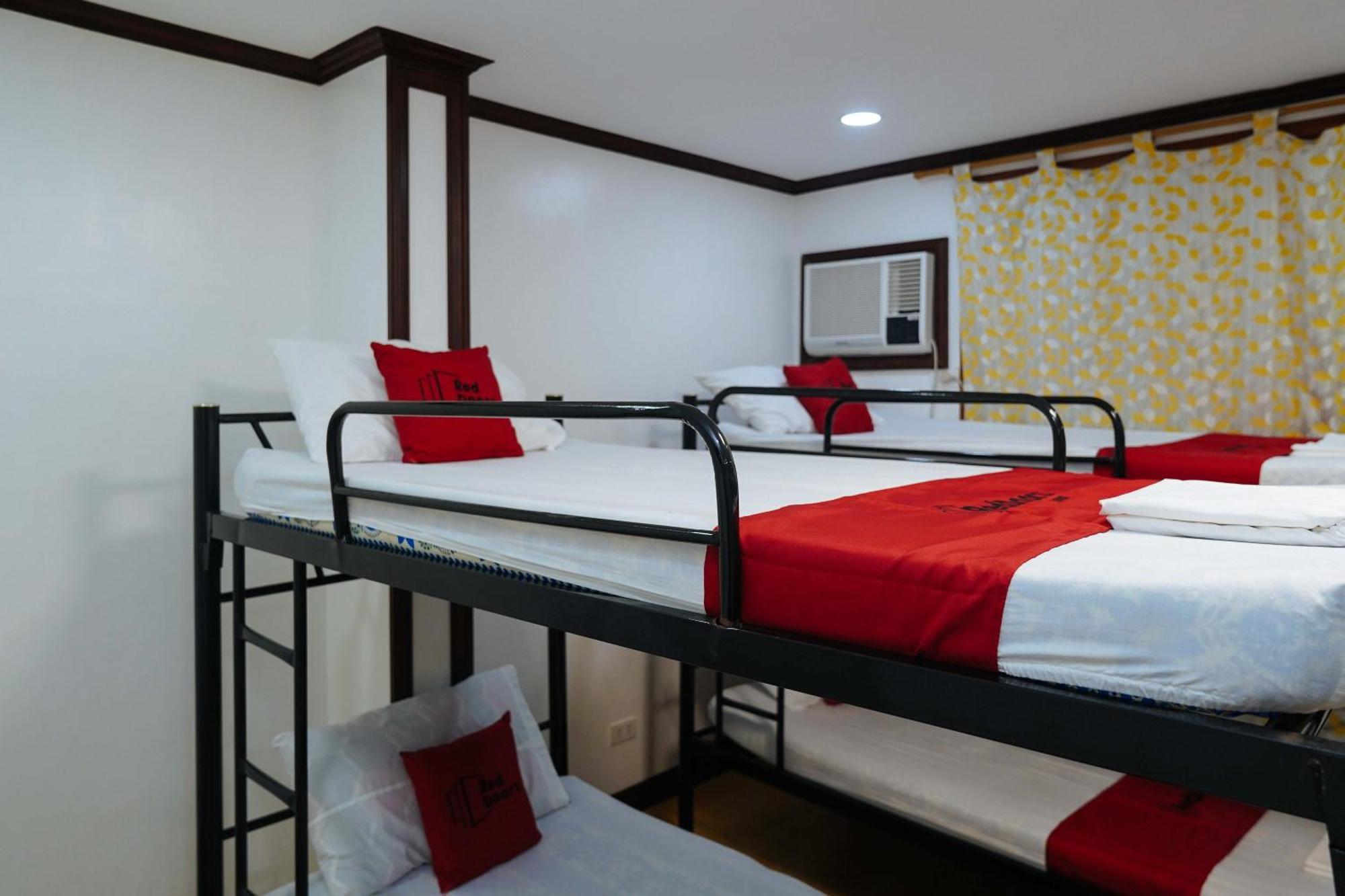 Reddoorz Plus At Billy'S Resort Oslob Exterior photo