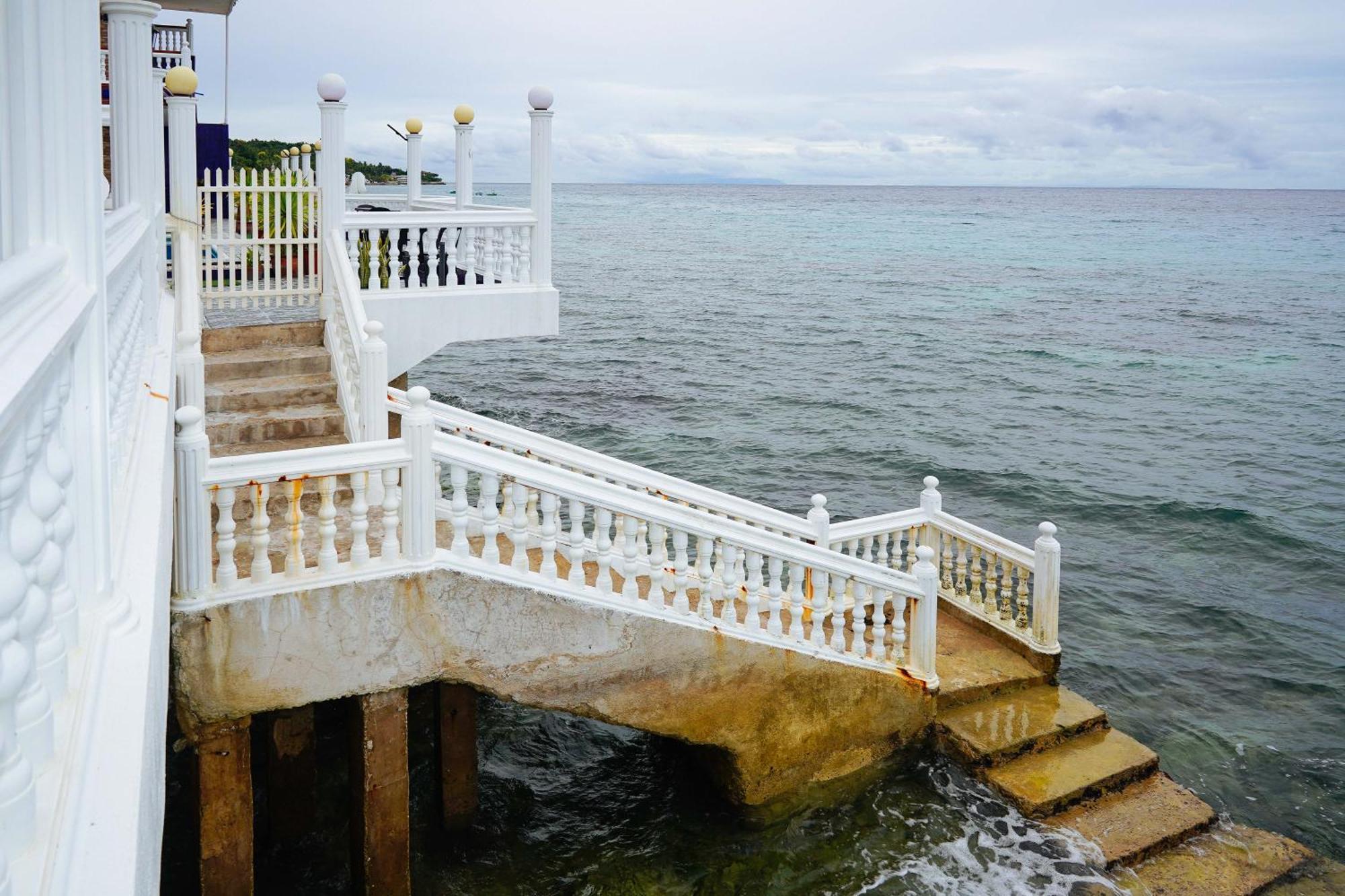 Reddoorz Plus At Billy'S Resort Oslob Exterior photo