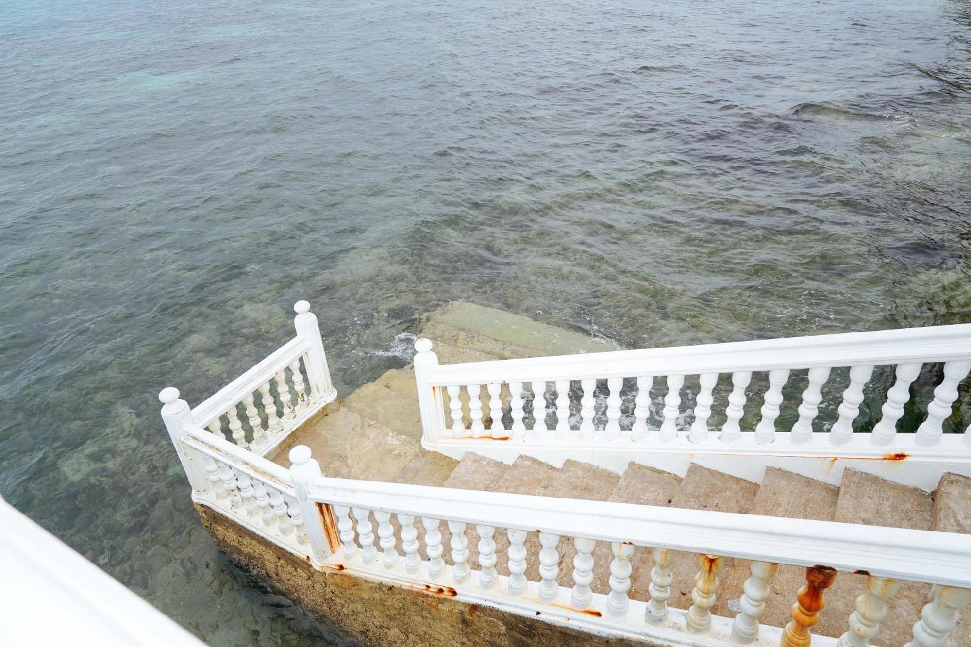 Reddoorz Plus At Billy'S Resort Oslob Exterior photo